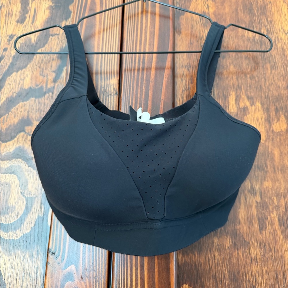 Lululemon black runtimes sports bra
